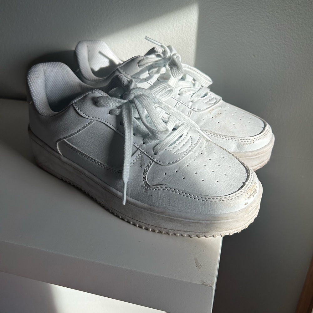 🎀Size 6.5 Air Force Look Alike White Sneakers